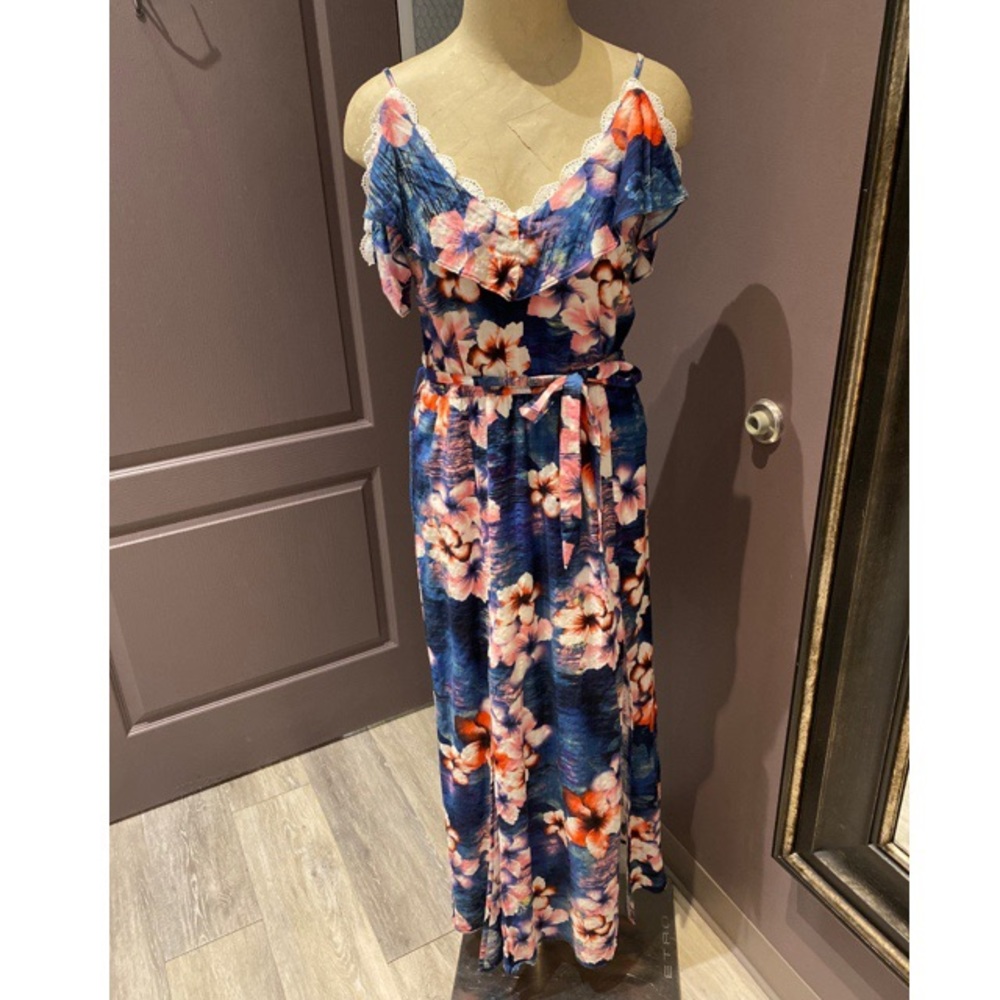 Cold shoulder maxi dress